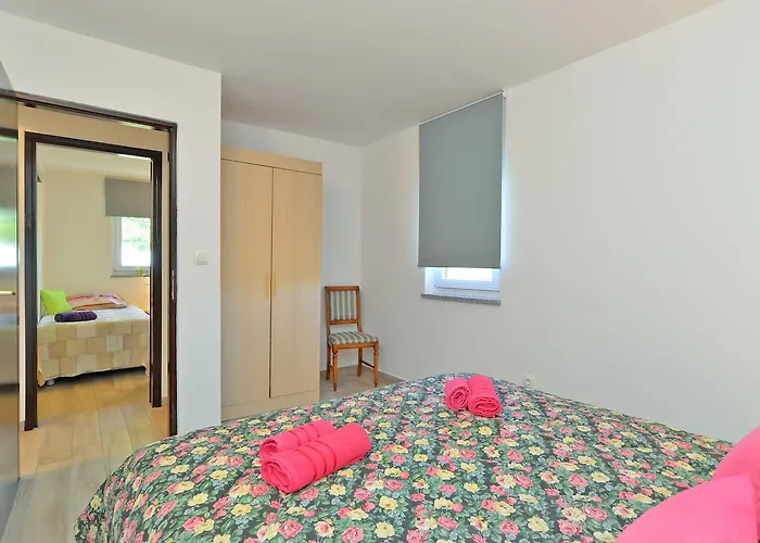 Semesterbostad House Dama 1691